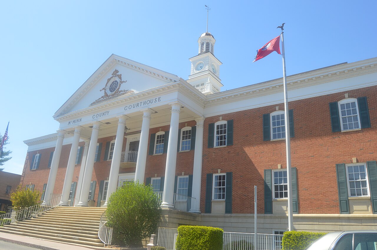 McMinn County Courthouse in Athens.jpg — Athens, Tennessee