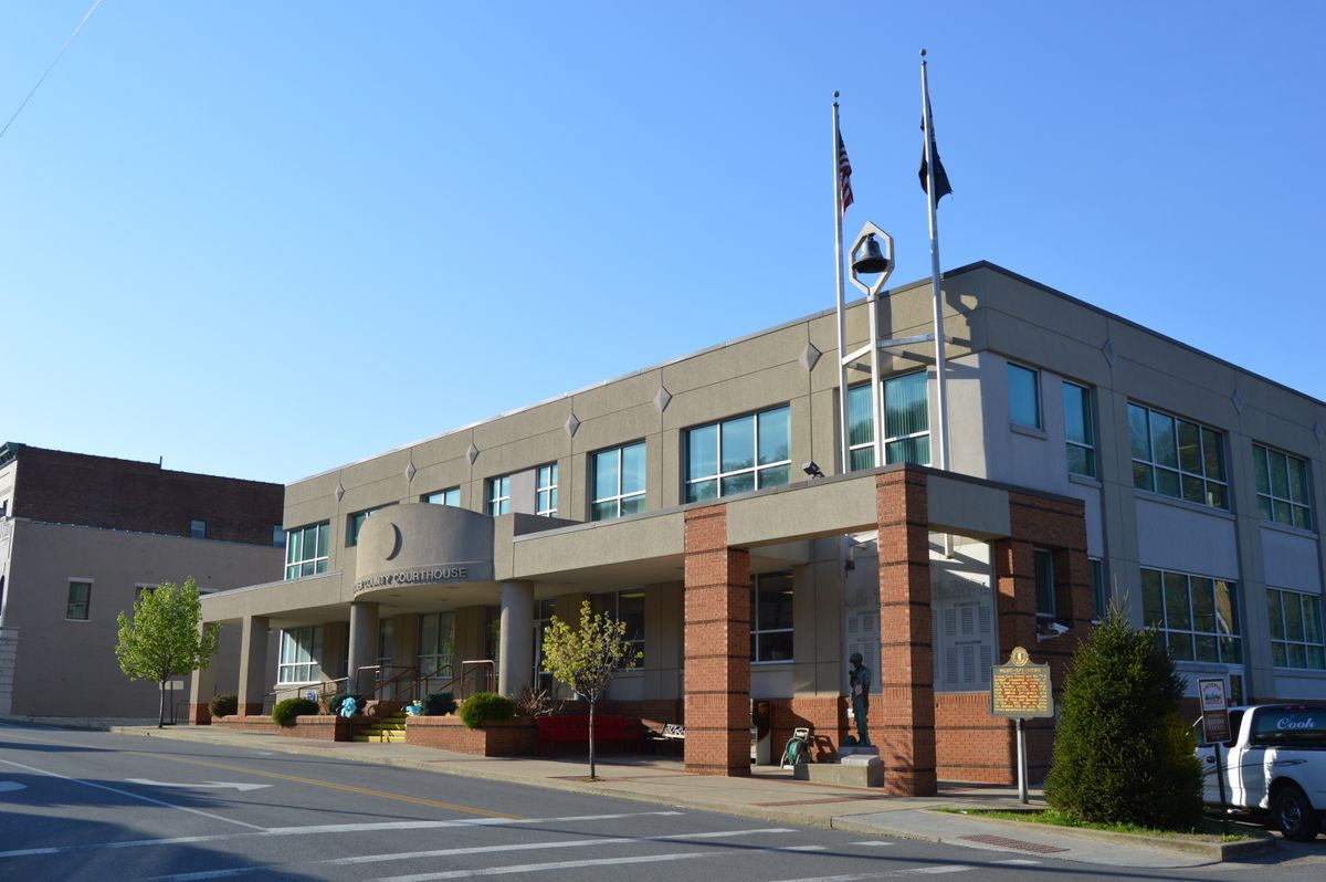 Letcher County Courthouse.jpg — Whitesburg, Kentucky